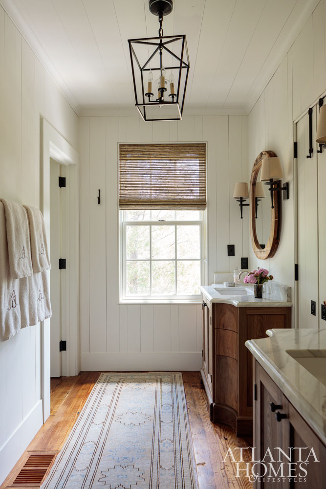 hunting lodge bathroom - As the school year winds down, that's when we start to imagine ourselves in a charming getaway. It has us ready for bonfires, oyster roasts, long days of kayaking -and, of course, an interior with lots and lots of wood.