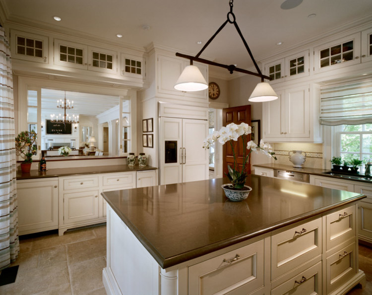 white kitchen Charles Hilton Architects