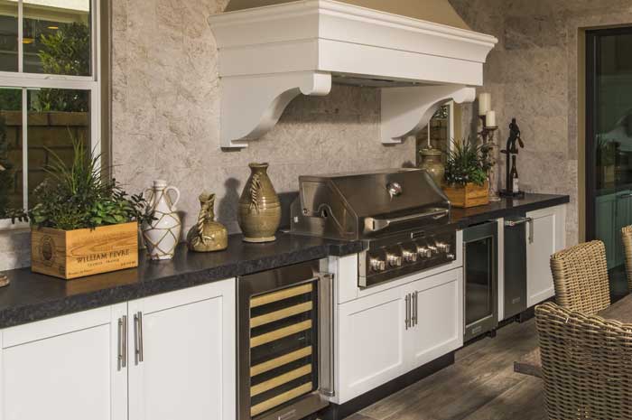 Outdoor Kitchens Perfect for Summer Entertaining!