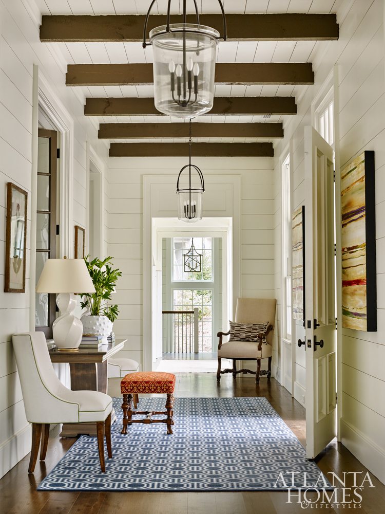 Blue Ridge Mountain entrance.Blue Ridge Mountains House.Architect D. Stanley Dixon | Interiors: Heather Dewberry | Source: Atlanta Homes & Lifestyles Photography: Emily Followill