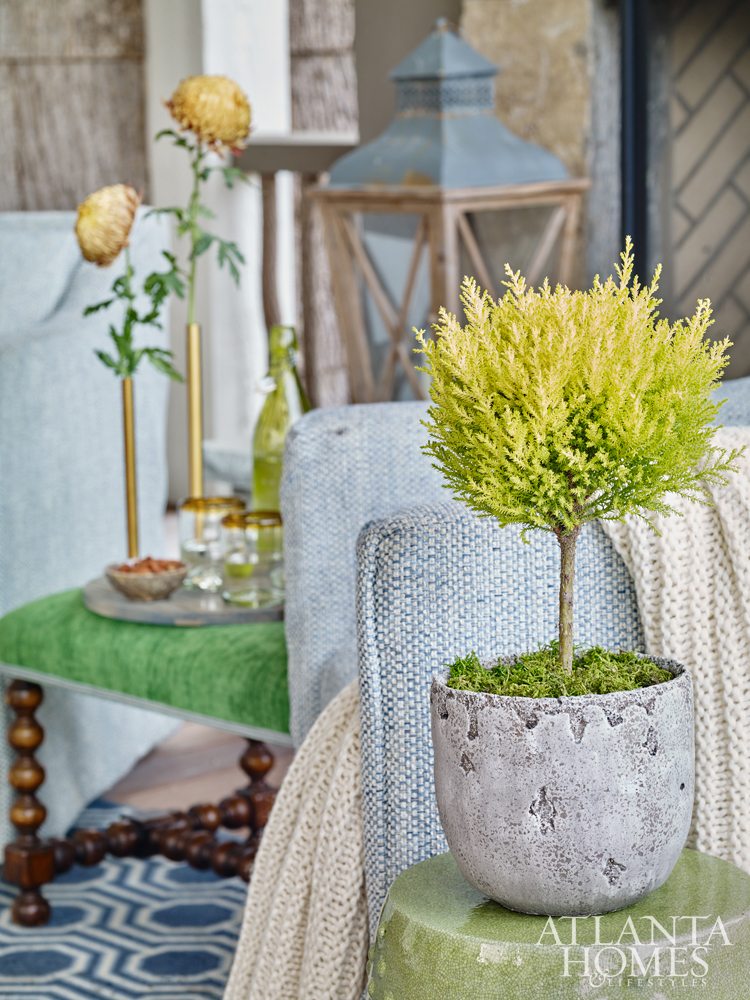 Blue Ridge Mountain porch.Blue Ridge Mountains House.Architect D. Stanley Dixon | Interiors: Heather Dewberry | Source: Atlanta Homes & Lifestyles Photography: Emily Followill