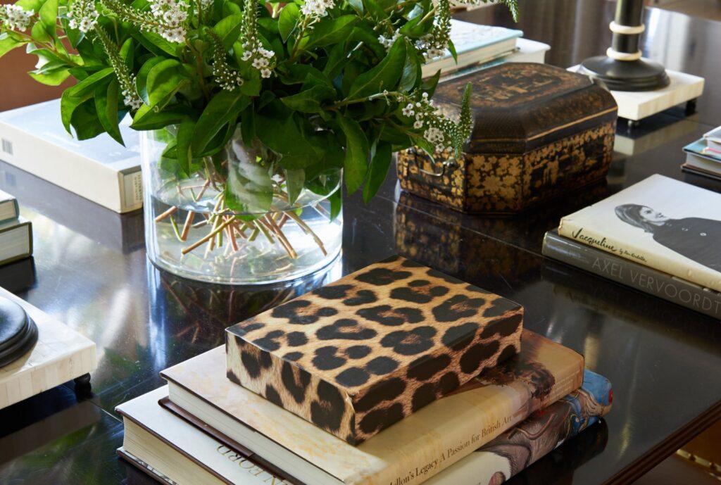 Mark D. Sikes| Amy Neunsinger Photography,coffee table decor, books on coffee table, 