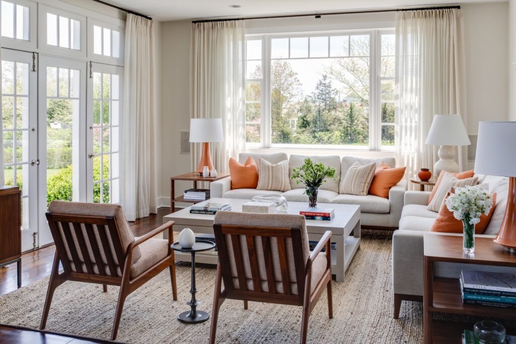 Brady design Living room in blue and white