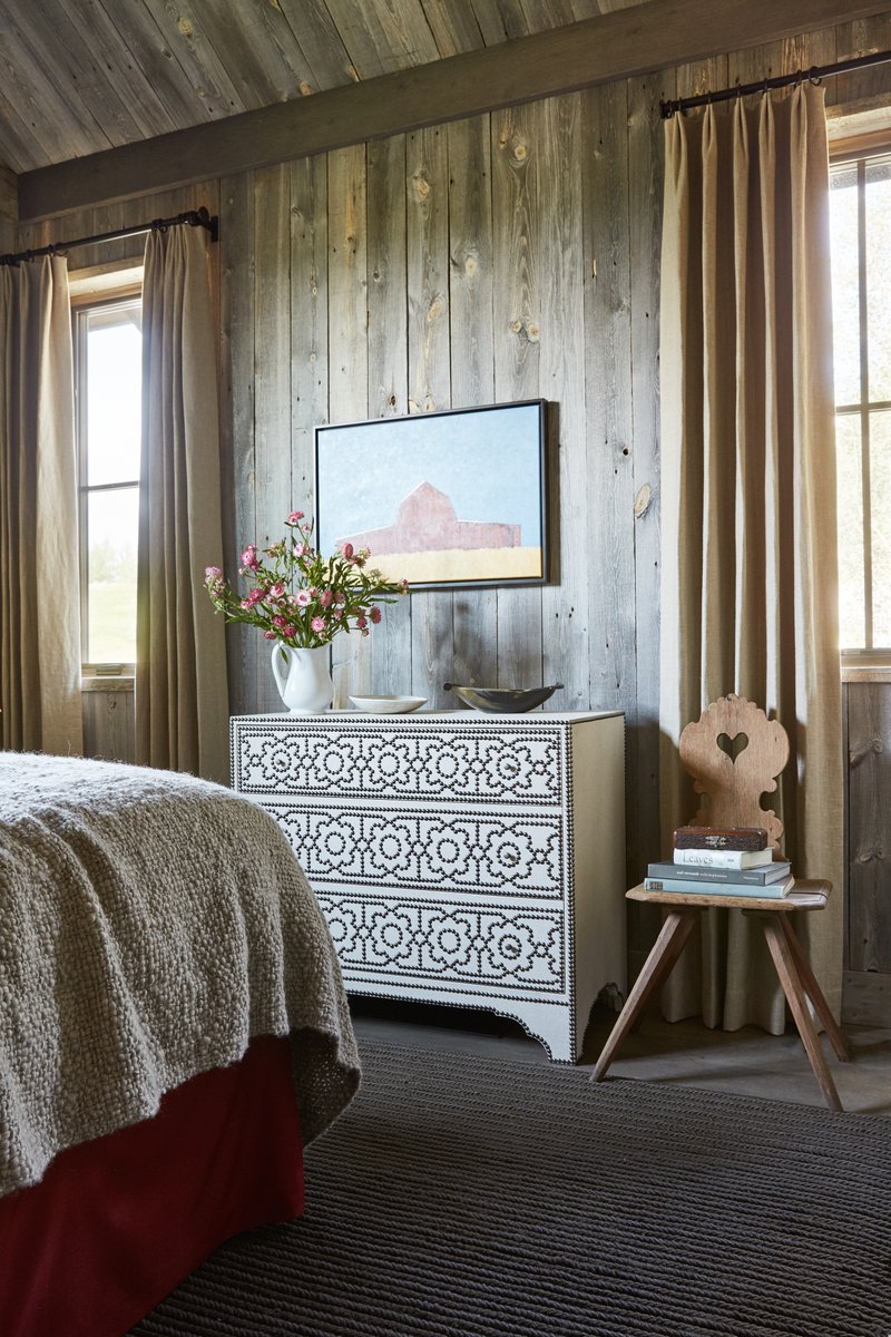 bedroom in Wyoming mountain house