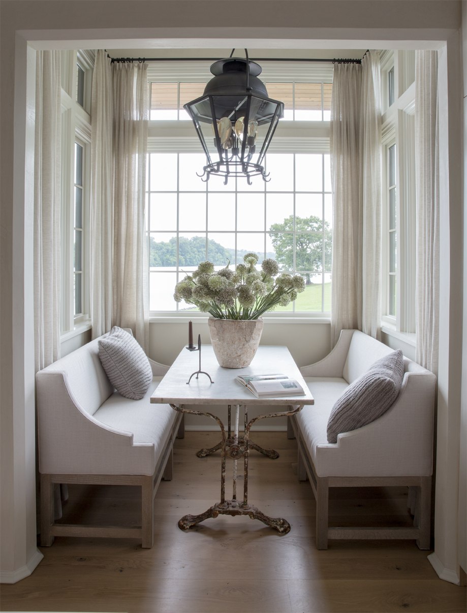 Jeffrey Dungan rooms banquette in dining nook
