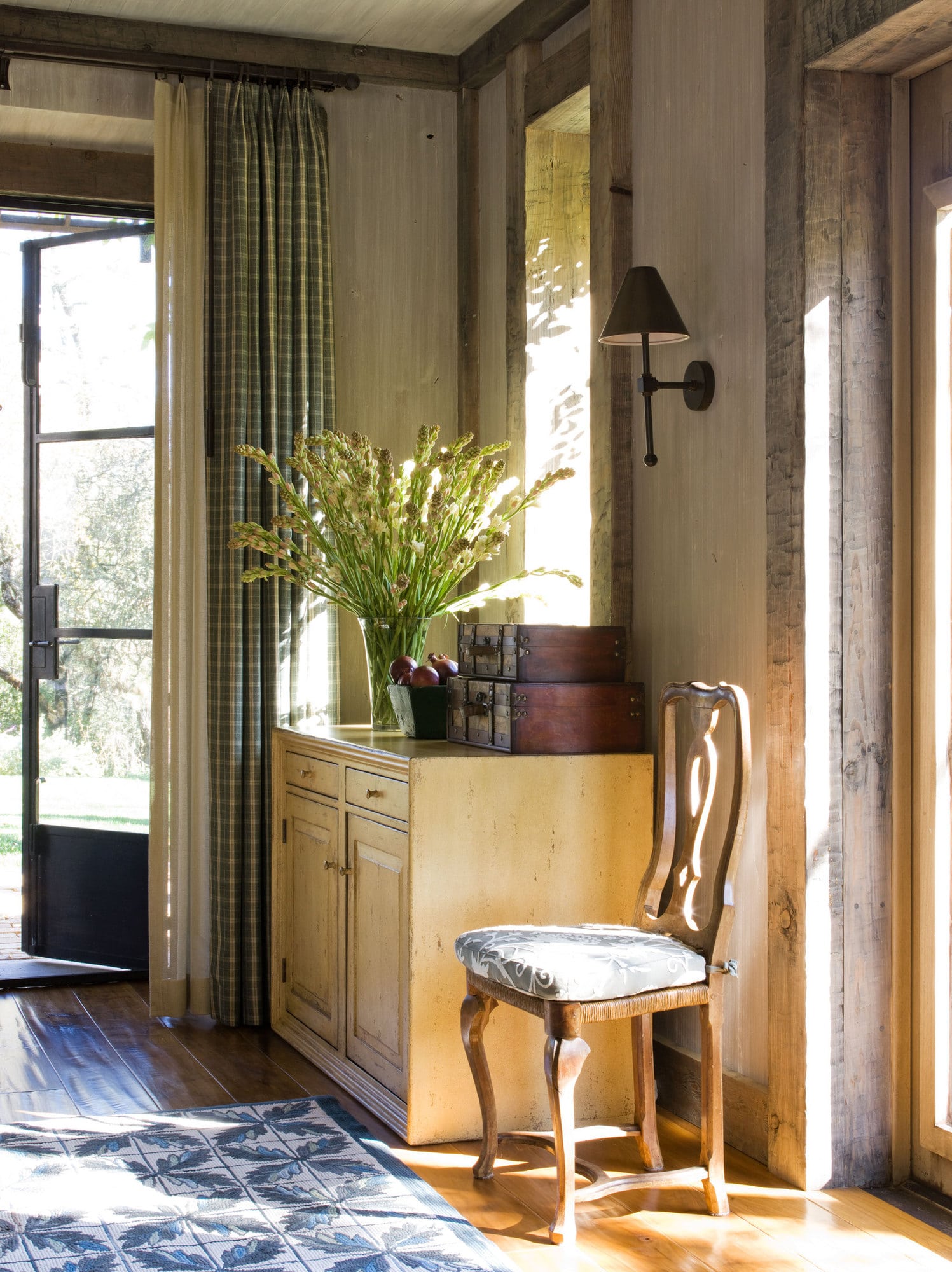 Marshall Watson designed entry in Napa Valley