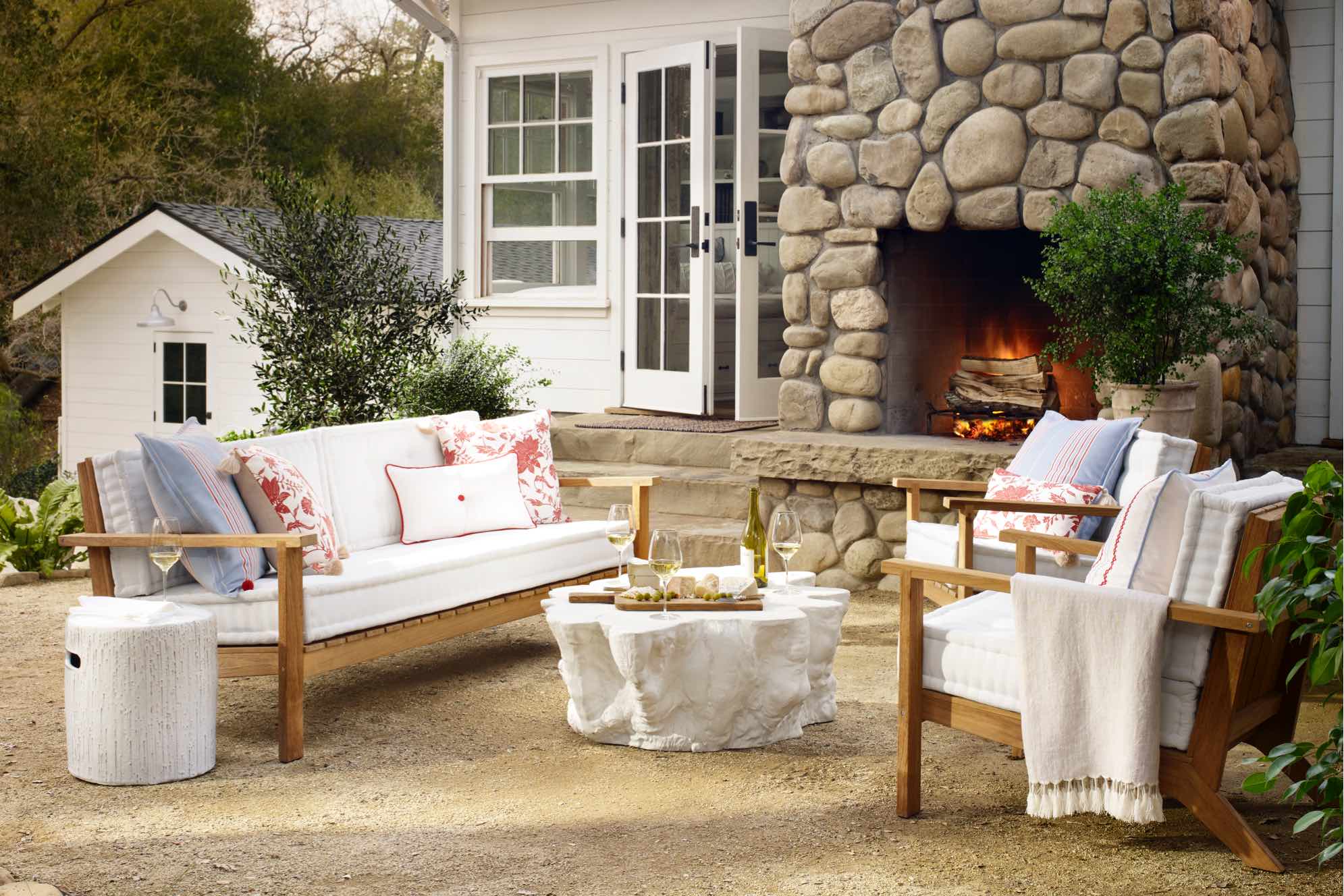 Serena & Lily outdoor dining touch of spring