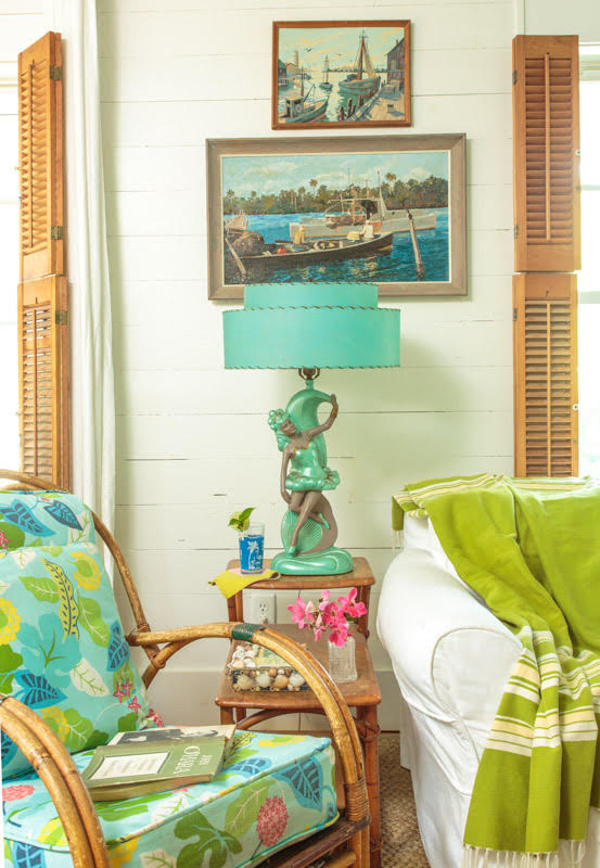 Mary Kay Andrews beach cottage living room