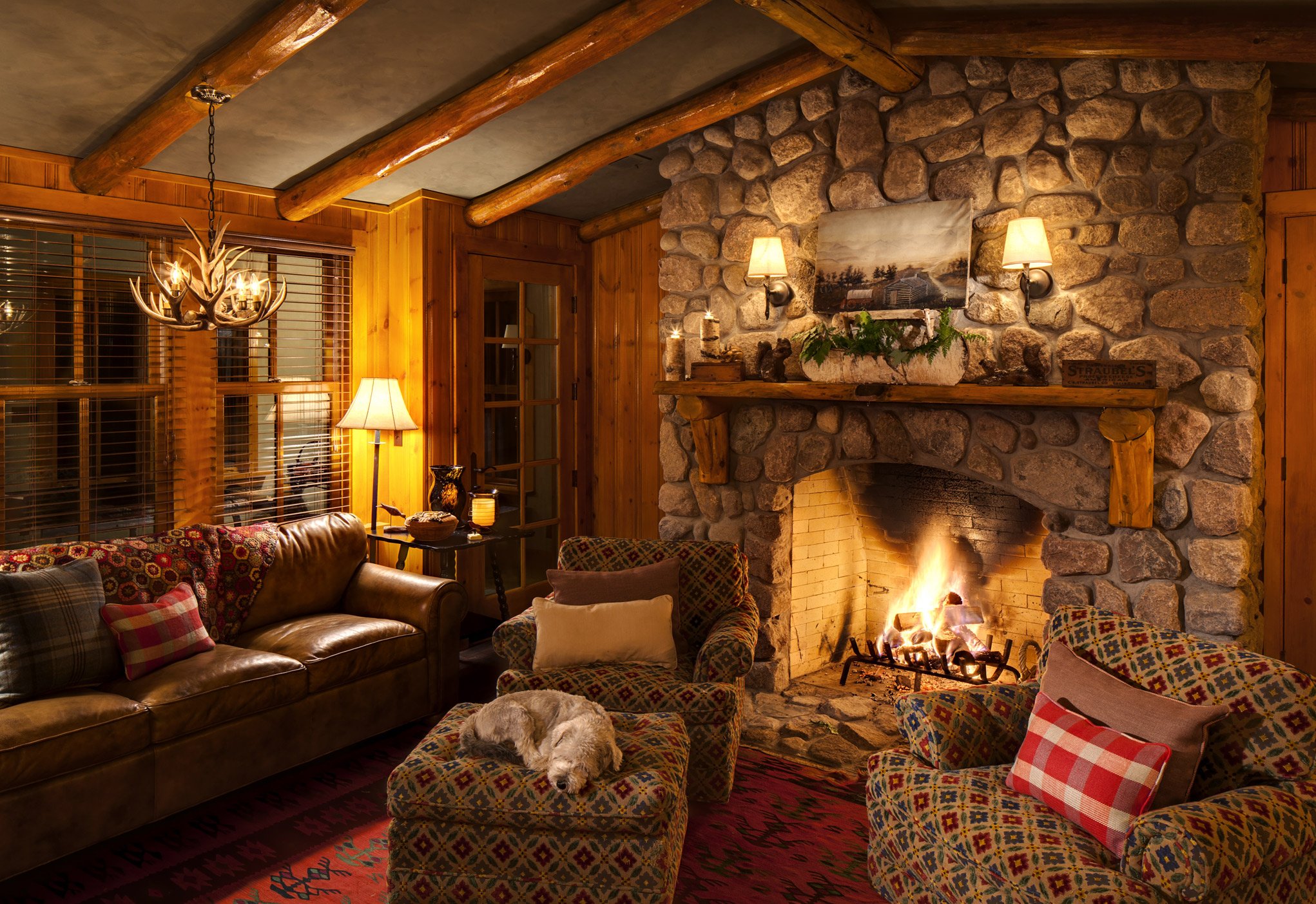 Wade Weissmann Design cabin living room | Photography: David Bader 