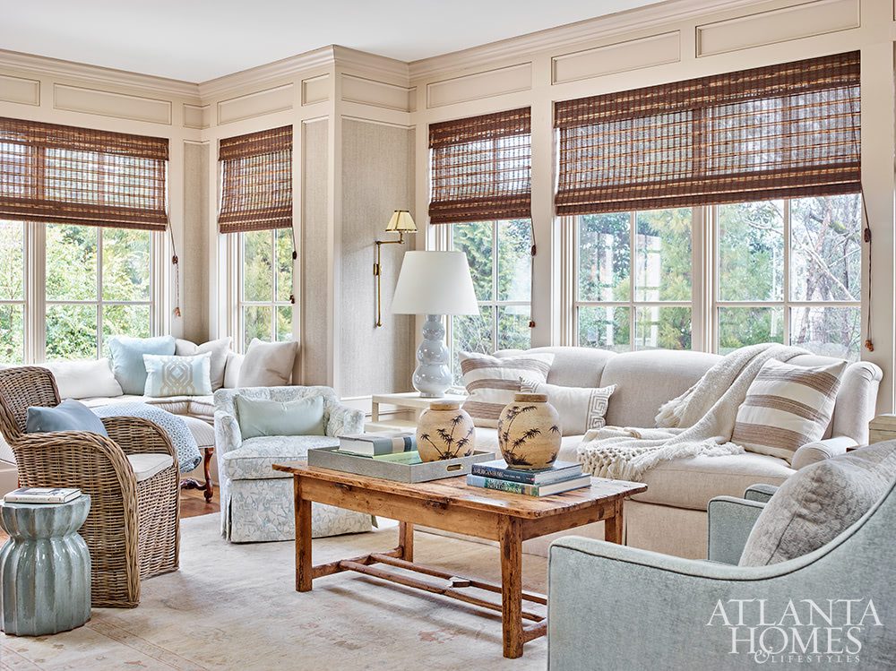 Caroline Willis designed Atlanta Home | Emily Followill Photography | Eleanor Roper Stylist | Source: Atlanta Homes & Lifestyles