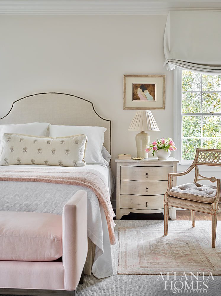 Caroline Willis designed Atlanta Home | Emily Followill Photography | Eleanor Roper Stylist | Source: Atlanta Homes & Lifestyles