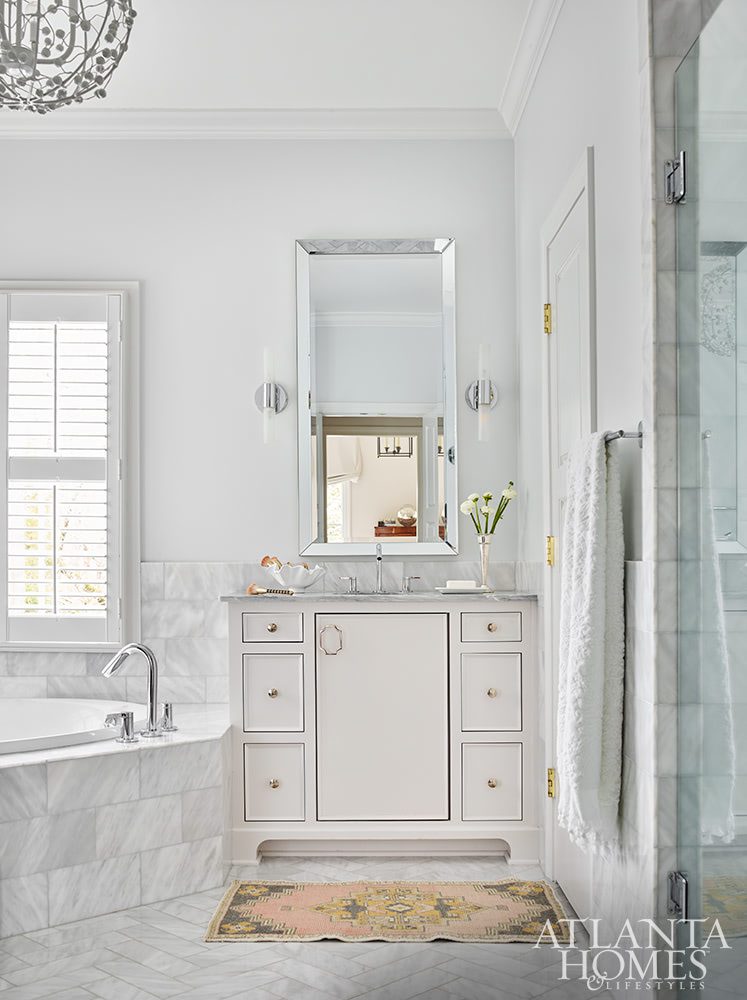 Caroline Willis designed Atlanta Home | Emily Followill Photography | Eleanor Roper Stylist | Source: Atlanta Homes & Lifestyles
