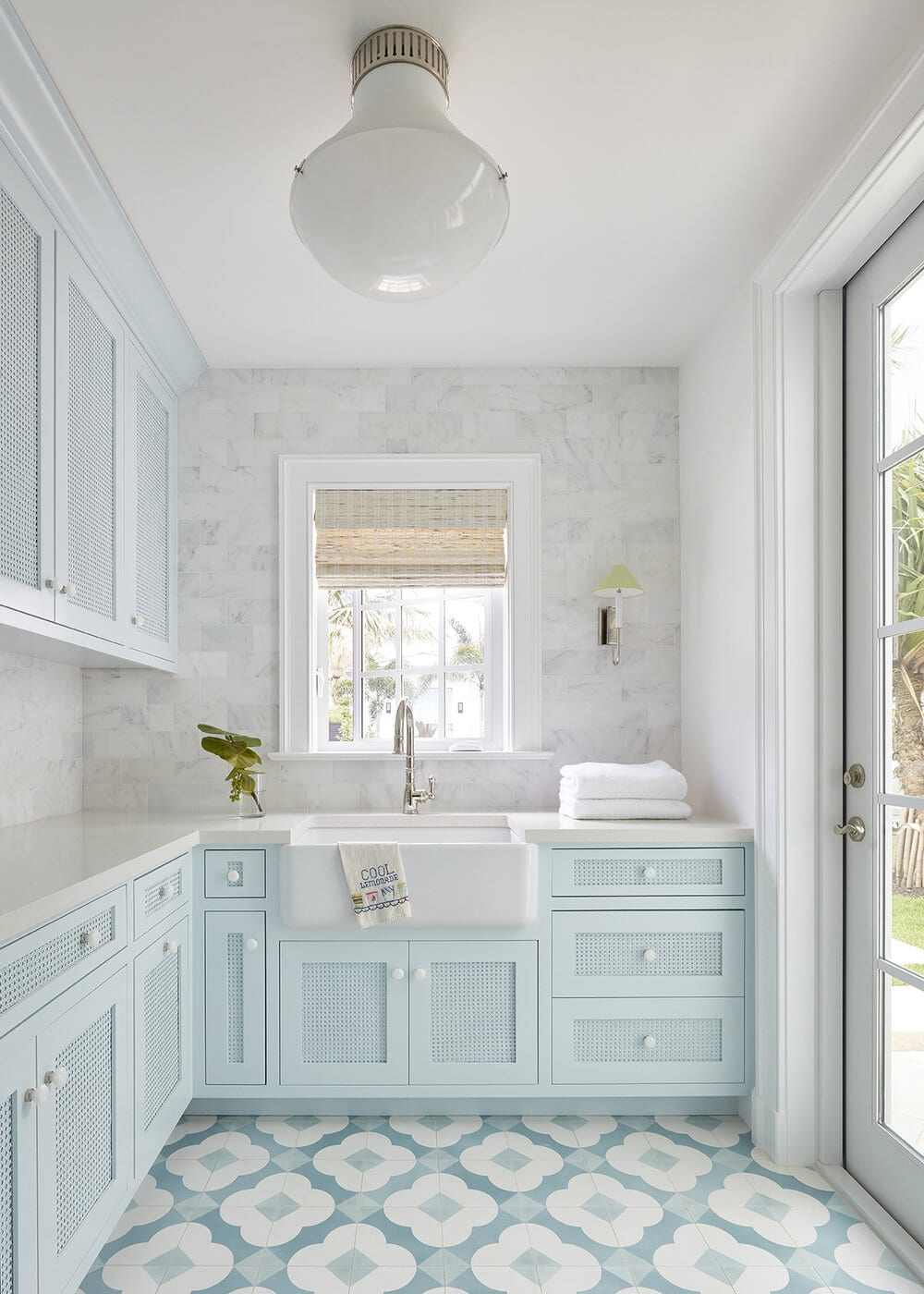 Tour a Colorful Cottage & Link Love