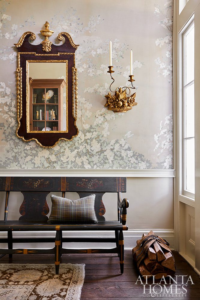 House Tour: Historic in Albany, Georgia - Atlanta Homes & Lifestyles - Magazine -INTERIOR DESIGN Susan Lapelle, Lapelle Interiors | LANDSCAPE DESIGN: Carson McElheney Landscape Architecture & Design | PHOTOGRAPHY: Emily Followill Photography | round table - entry - foyer