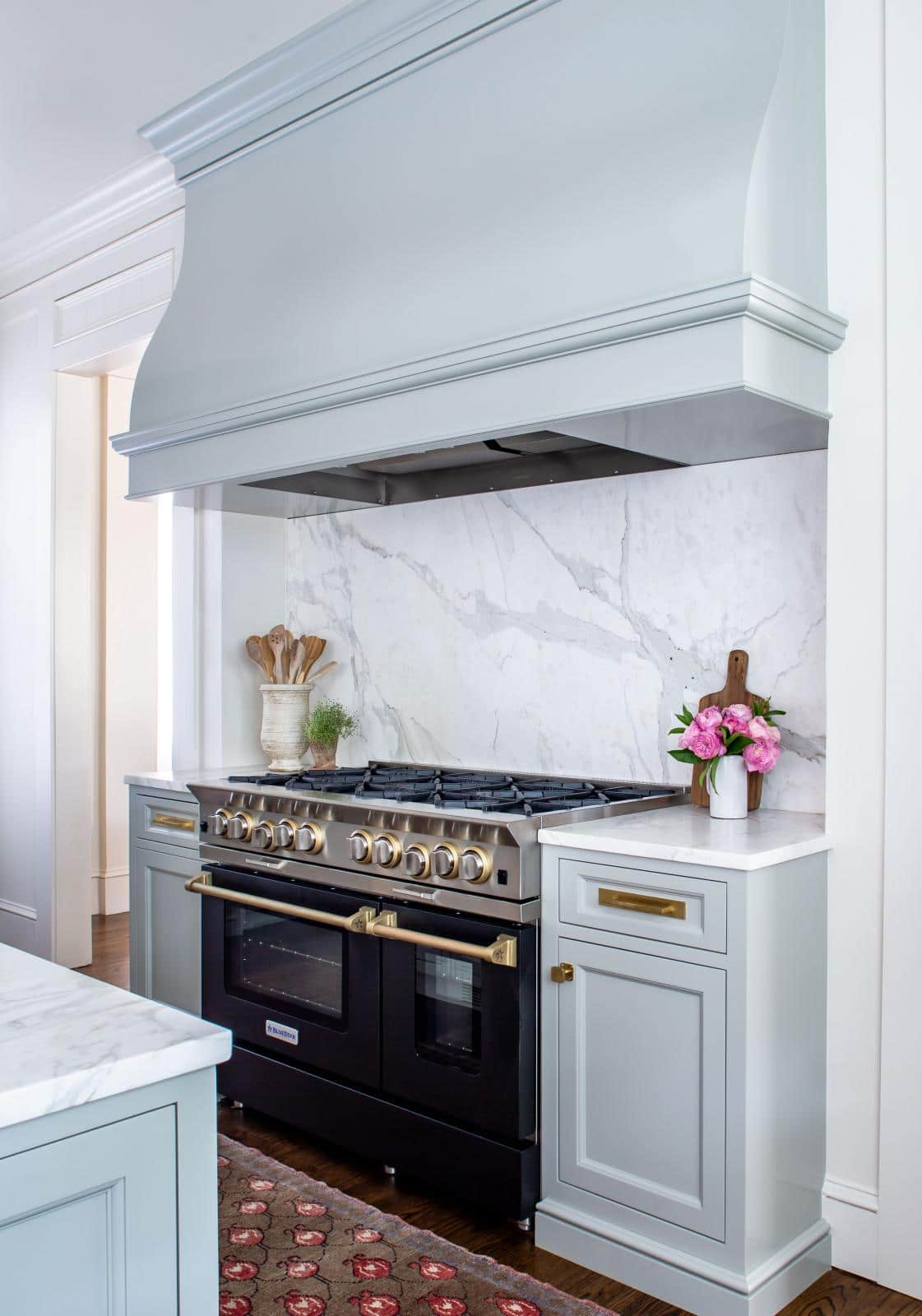 Architect: C.Brandon Ingram | Interiors by Ashley Gilbreath.| Photography: Jeff Herr , kitchen, blue kitchen, kitchen design, kitchen remodel