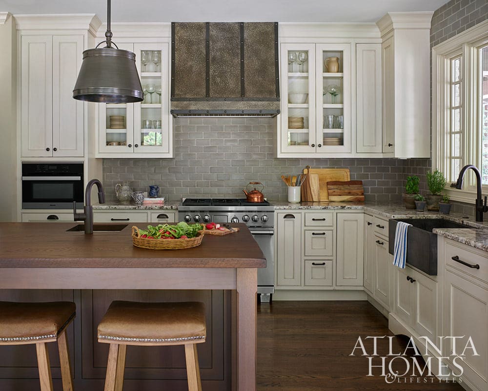 The dream team of Architect Historical Concepts,  Interior Designer Daniel DeSantis , and Carson McElheney Landscape Architecture & Design outdid themselves on this one!  Source: Atlanta Homes & LIfestyles | Photography: Emily Followill