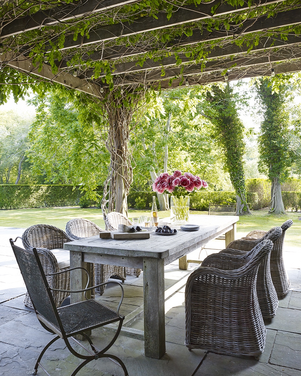 Mark Cunningham designed home -bathroom, dining alfresco, outdoor dining, outdoor dining room, arbor, pergola, treillis
