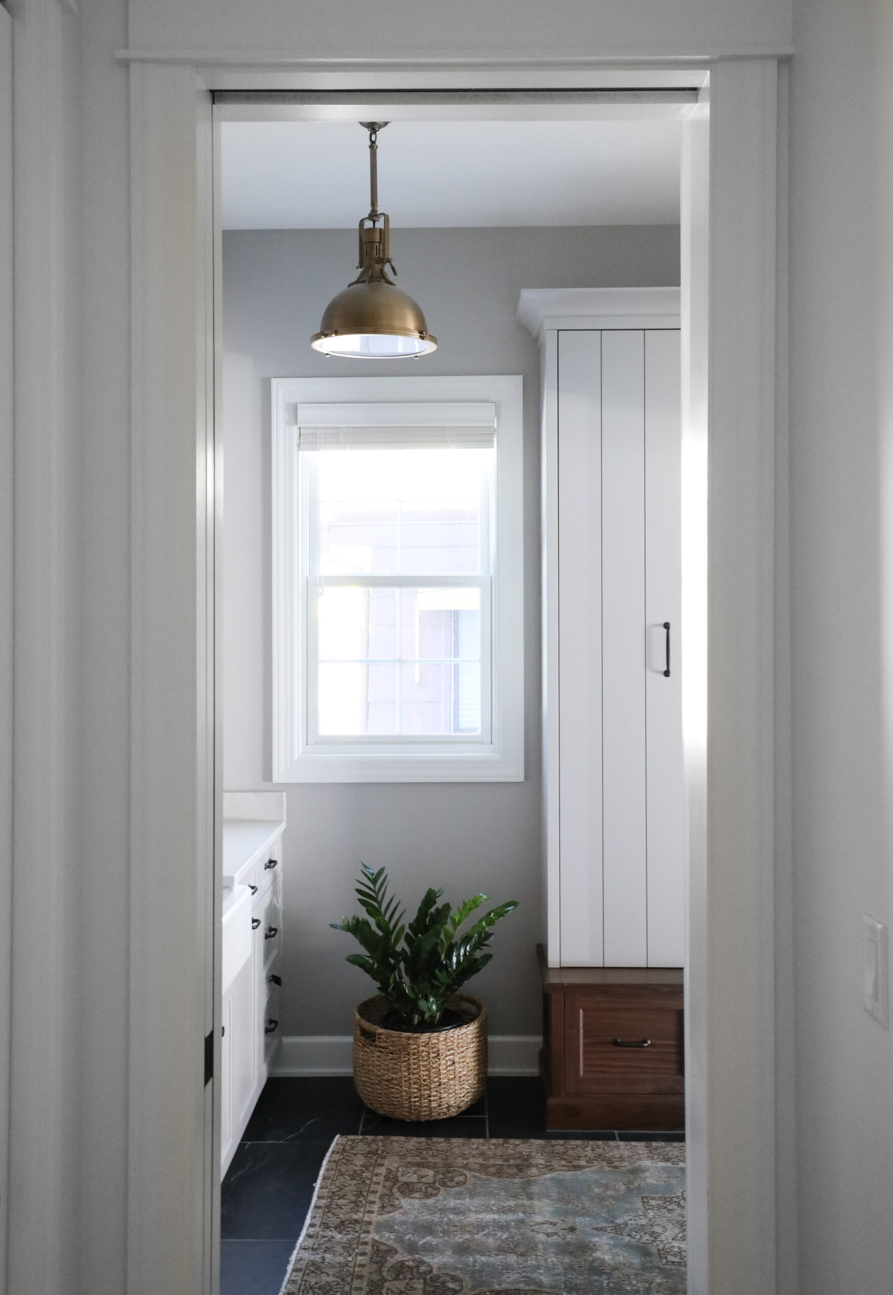 A mudroom entry, is a transitional space found in many homes, especially in regions with varying weather conditions. It serves as a buffer zone between the outdoors and the interior of the house and when it comes to creating well-thought-out mudroom designs, Park and Oak Interior Design truly stands out.