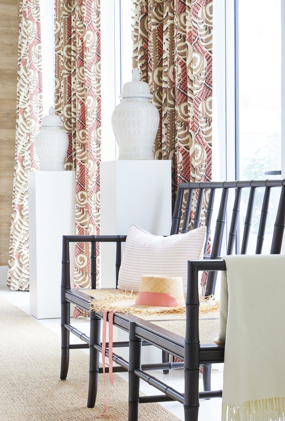 These breathtaking Kara Miller designed coastal entryway ideas set the stage for a warm welcome, where every detail contributes to the overall ambiance! 
