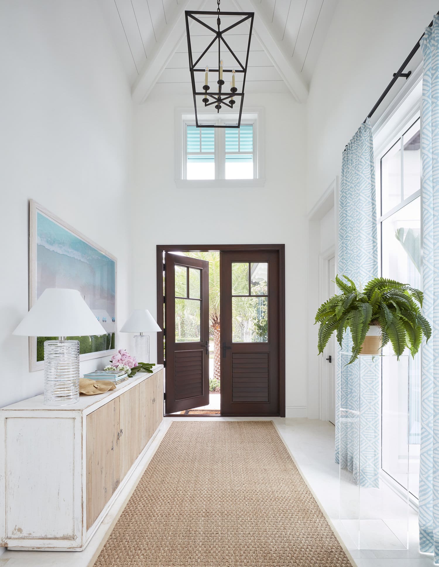Kara Miller creates inviting foyers that set the stage for a warm welcome, where every detail contributes to the overall ambiance.  Take a peek and we think you’ll agree! Kara Miller creates inviting foyers that set the stage for a warm welcome, where every detail contributes to the overall ambiance.  Take a peek and we think you’ll agree!