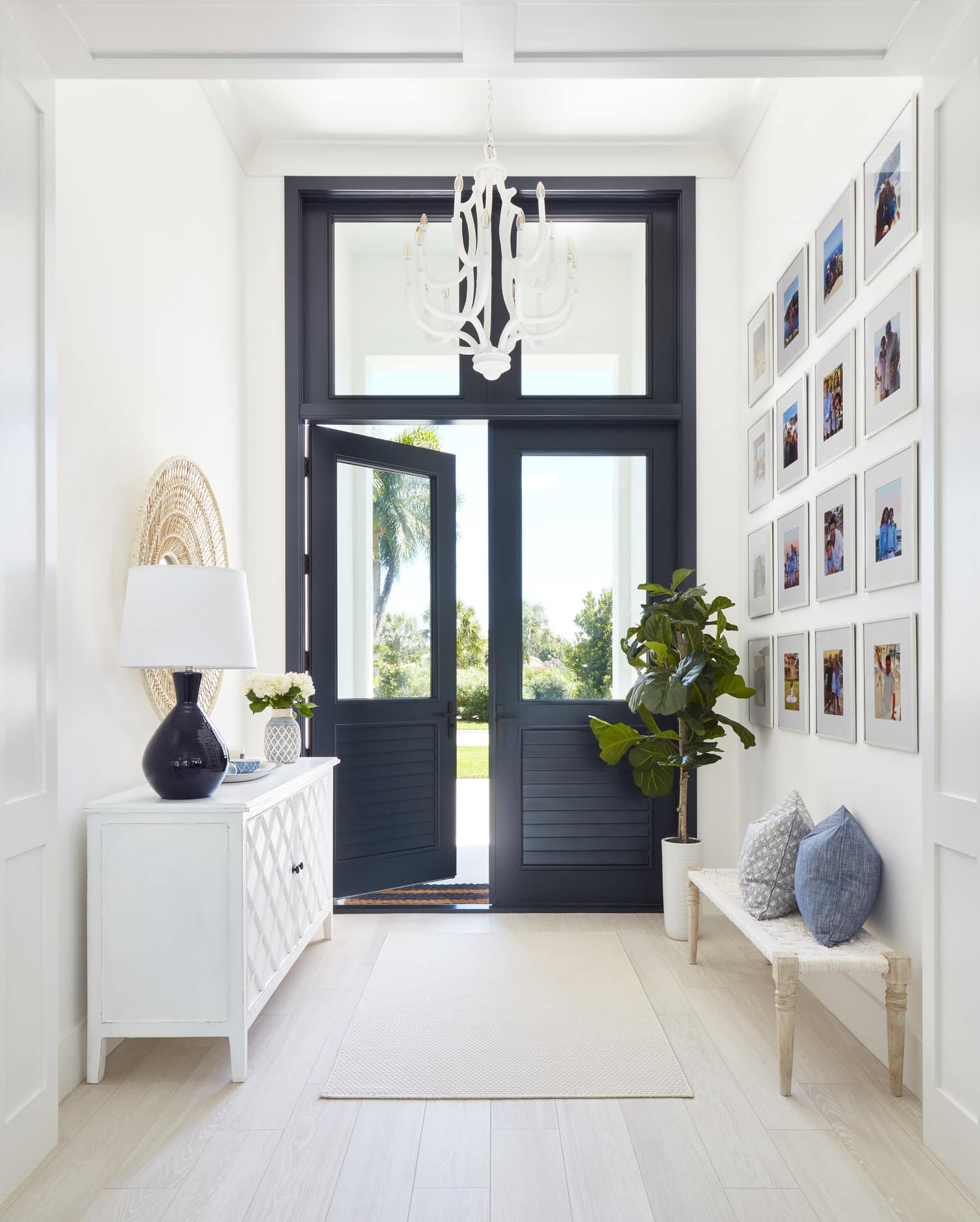 These breathtaking Kara Miller designed coastal entryway ideas set the stage for a warm welcome, where every detail contributes to the overall ambiance! 