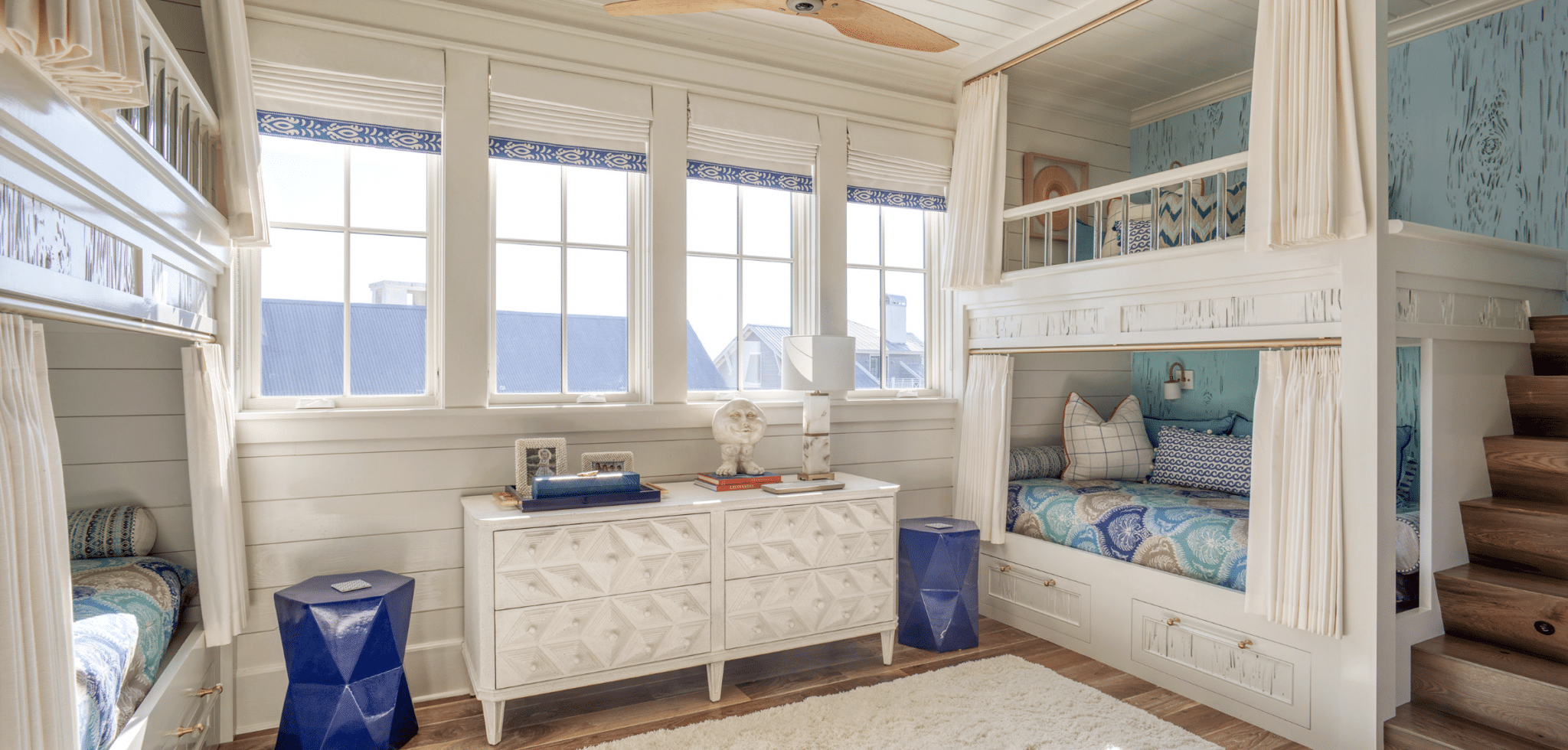 Architect: Geoff Chick Associate Interiors: Lovelace Interiors Photo: Jack Gardner Photography Situated in the idyllic coastal enclave of Watercolor, Florida, a remarkable beachfront residence stands as a testament to sophisticated architectural design and refined coastal living.  