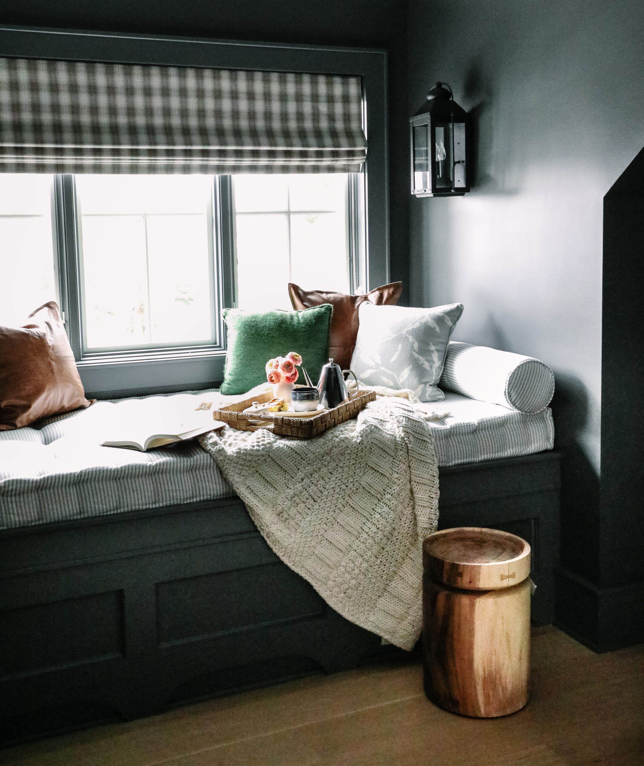 Park and Oak Interior Design creates bedrooms that feel warm, serene and personal without sacrificing luxury. day bed with tufted cushion