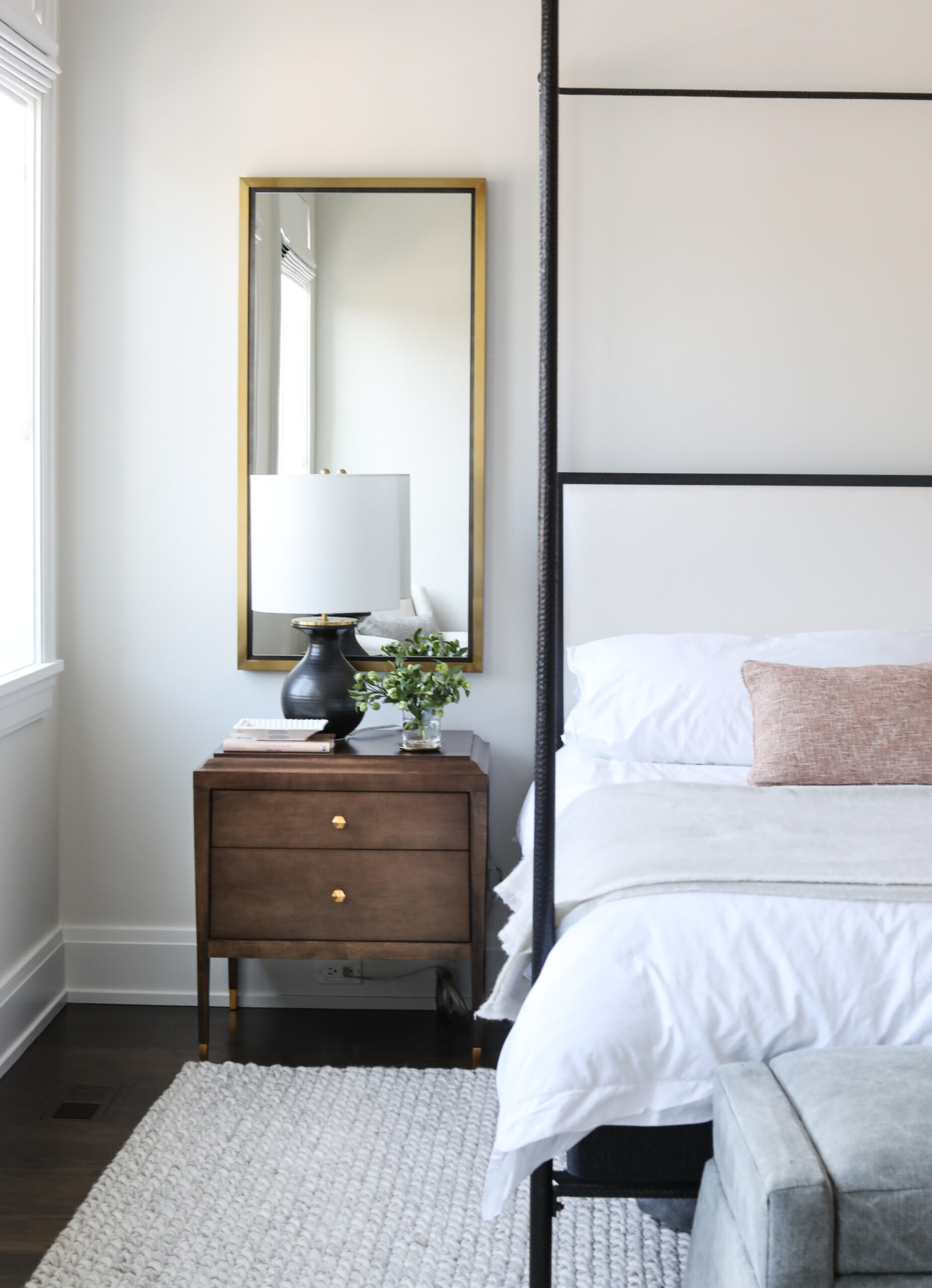 Beautiful Bedrooms Designed to Feel Like a True Retreat -Beautiful bedroom design is about more than just how the space looks, it's about how it feels. Park and Oak Interior Design creates bedrooms that feel warm, serene and personal without sacrificing luxury. 4 poster bed