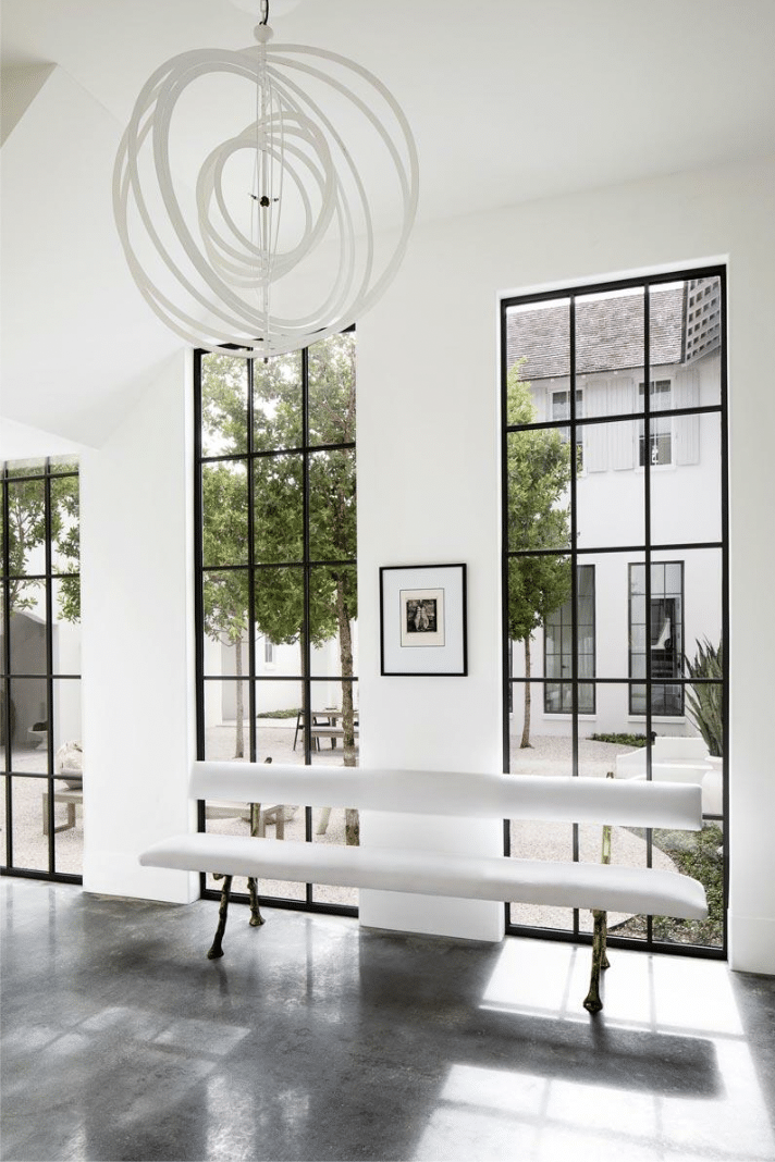 Creating an inviting foyer is like setting the stage for a warm welcome, where every detail contributes to the overall ambiance. Olivia O'Bryan, the designer behind these amazing spaces, beautifully captured by Jessica Glynn Photography has curated a color palette that immediately captures your attention.