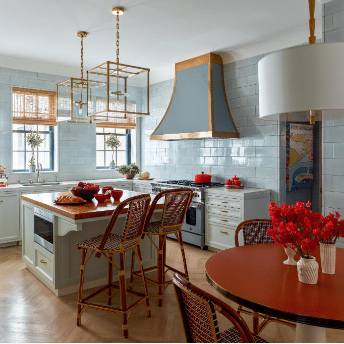 Matthew Patrick Smyth Interior Design | In the captivating new book Peter Pennoyer Architects: City|Country, we are treated to a glimpse of 20 defining projects from this renowned architectural firm. These works are acclaimed for their expert incorporation of classical architectural principles and their unwavering commitment to craftsmanship.