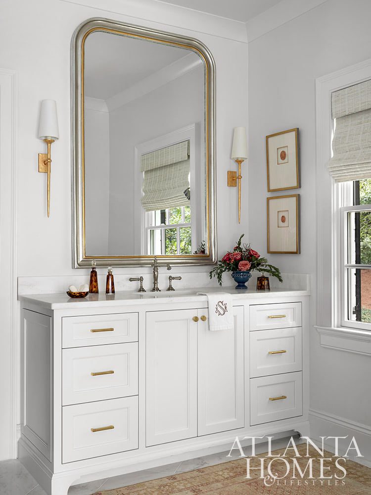 Deck the halls , bathroom, Source: Atlanta Homes & Lifestyle Architect Ross Piper Builder Stuart Grubb Interior Designer Sande Beck Photographer Rustic White Photography