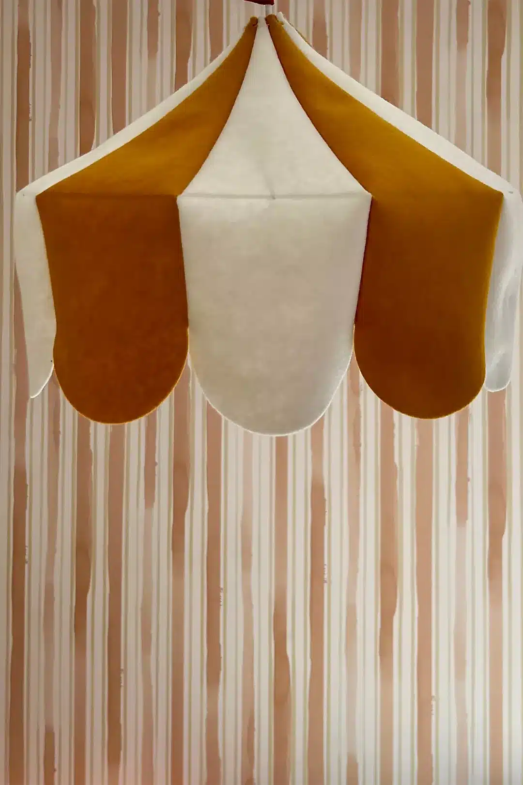 Chic Wallpaper - anthropologie