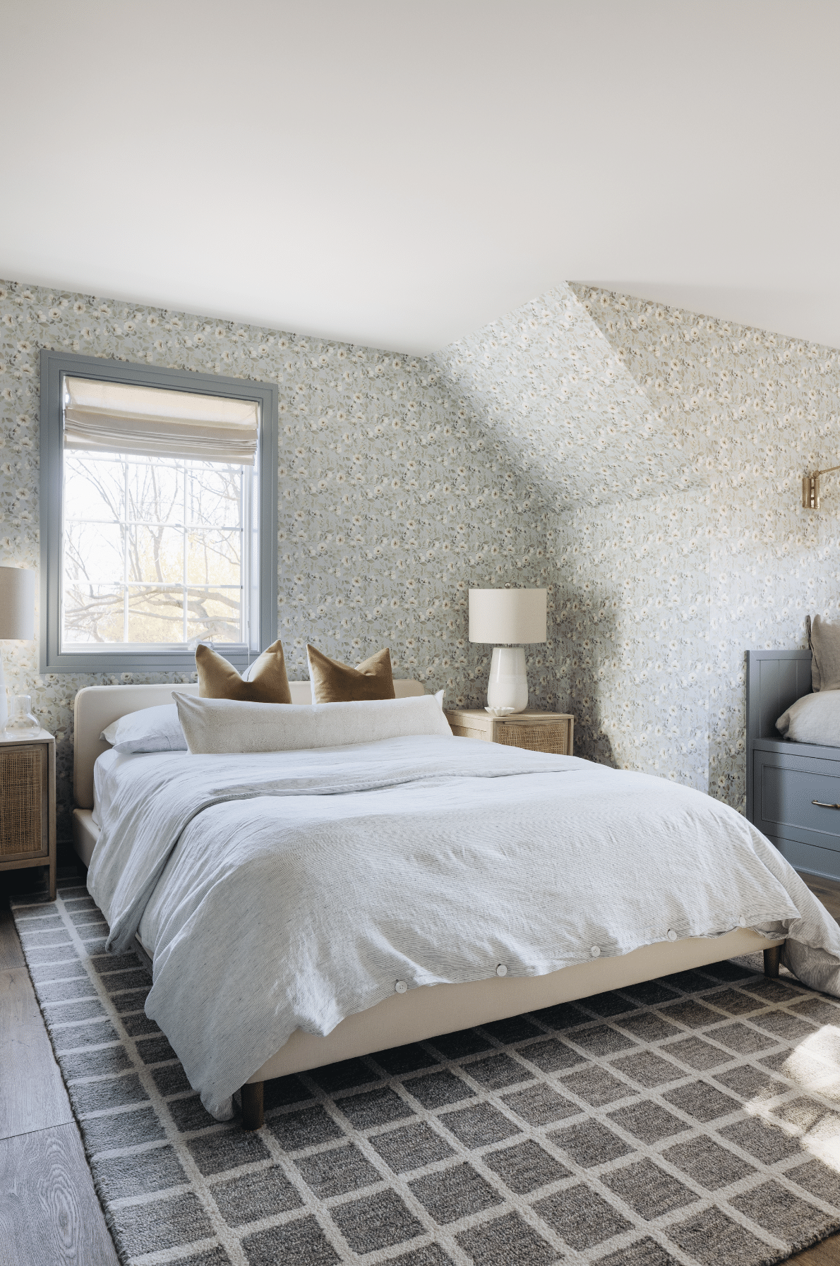 A Jean Stoffer designed lakeside cottage beautifully photography by Stoffer Photography Interiors is a breathtaking transformation that elevated it from a simple dwelling to a haven of serenity.