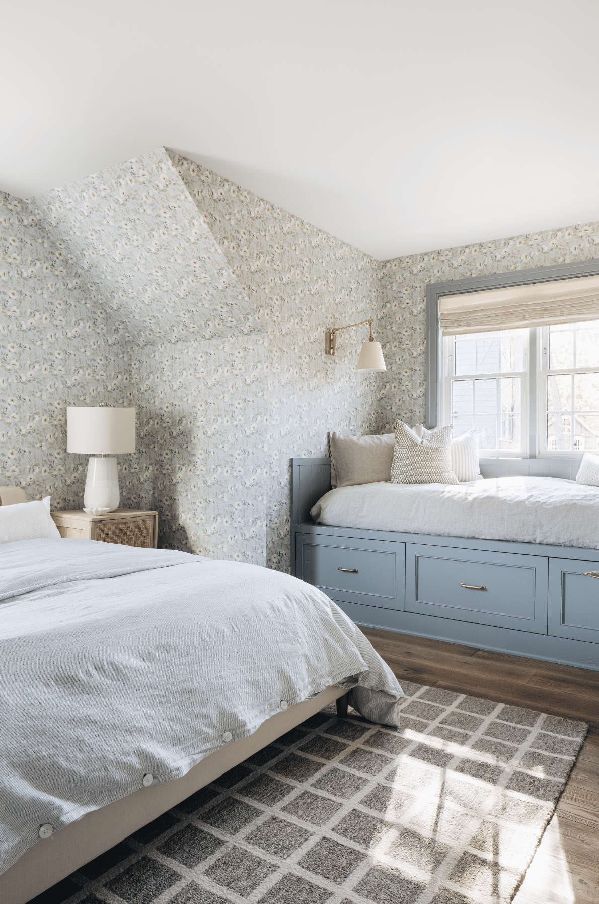 A Jean Stoffer designed lakeside cottage beautifully photography by Stoffer Photography Interiors is a breathtaking transformation that elevated it from a simple dwelling to a haven of serenity.