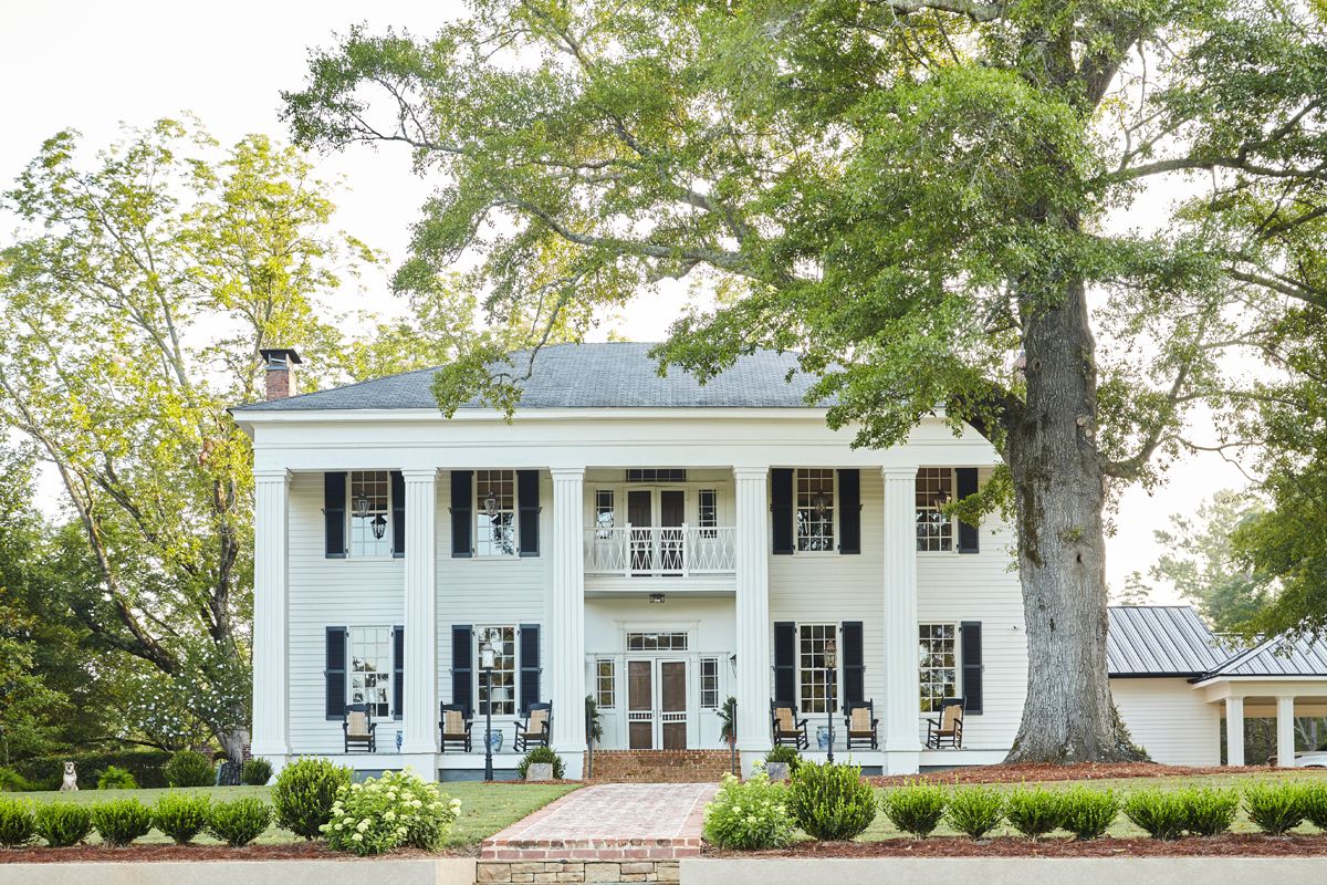 Tour a Splendid Southern Estate
