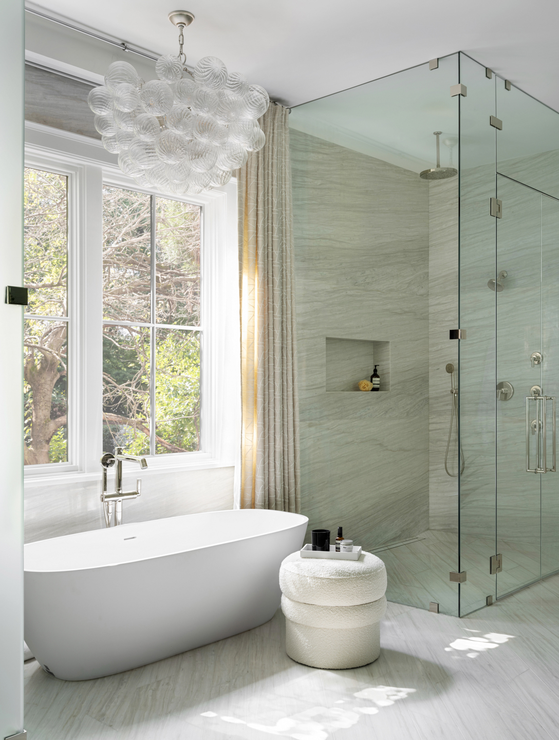 rooms designed by Brian Watford Interiors are the perfect combination of modern and traditional and hit all the high notes when it comes to style.  Architect: Castro Design Studio | Builder: Ladisic Fine Homes | Photographer Robert Peterson - Rustic White Photography