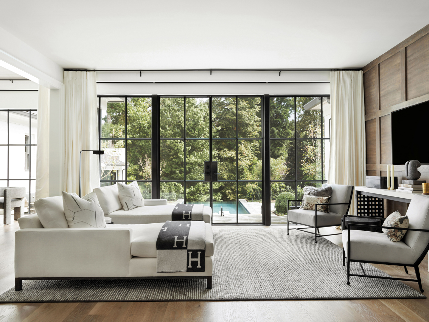 rooms designed by Brian Watford Interiors are the perfect combination of modern and traditional and hit all the high notes when it comes to style.  Architect: Castro Design Studio | Builder: Ladisic Fine Homes | Photographer Robert Peterson - Rustic White Photography