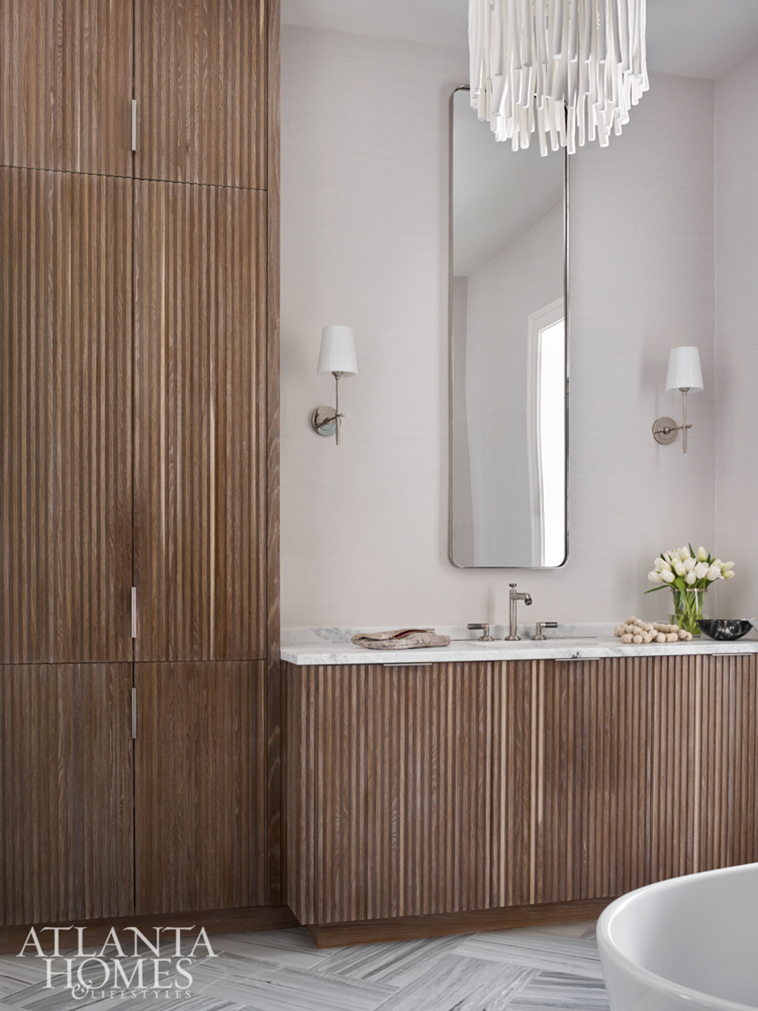 rooms designed by Brian Watford Interiors are the perfect combination of modern and traditional and hit all the high notes when it comes to style. Atlanta Homes & Lifestyles | Architect: Castro Design Studio | Builder: Ladisic Fine Homes | Photographer Robert Peterson - Rustic White Photography