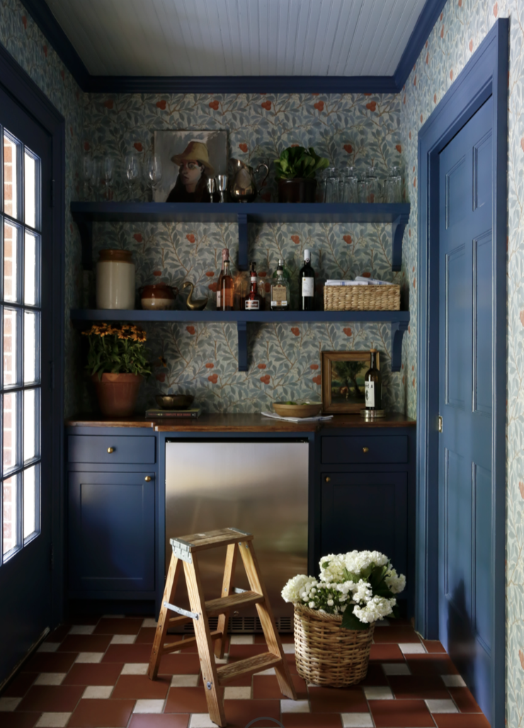 Grab your coffee, sit back, relax and soak in the stunning work of Sabbe Interiors.  Stephanie believes that "good design is the careful consideration of scale and proportion; the study of light and color. It tells of the old while embracing the new. Paige Rumore Photography - classic kitchen, kitchen design, kitchen remodel