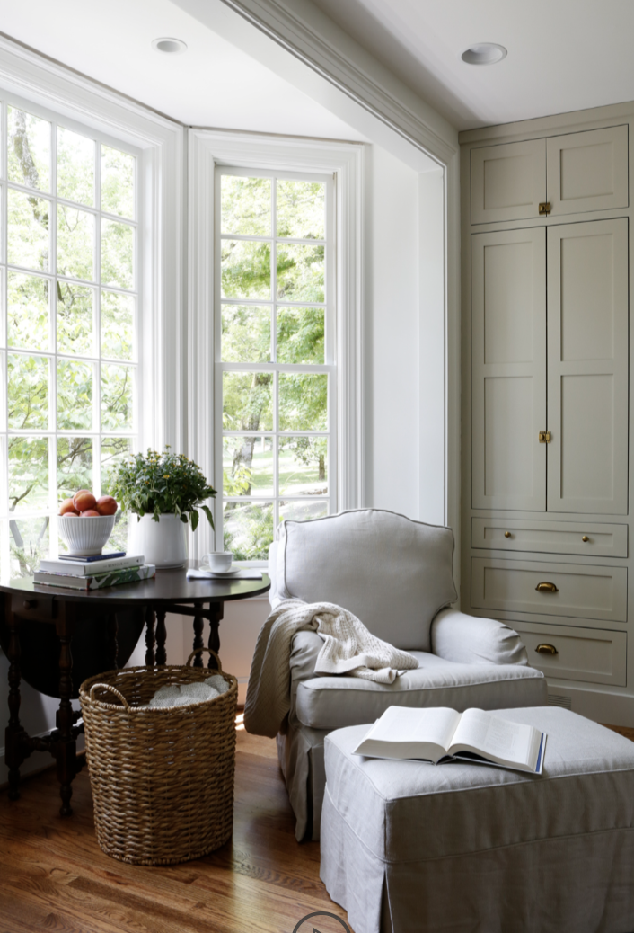 Grab your coffee, sit back, relax and soak in the stunning work of Sabbe Interiors.  Stephanie believes that "good design is the careful consideration of scale and proportion; the study of light and color. It tells of the old while embracing the new. Paige Rumore Photography - classic kitchen, kitchen design, kitchen remodel