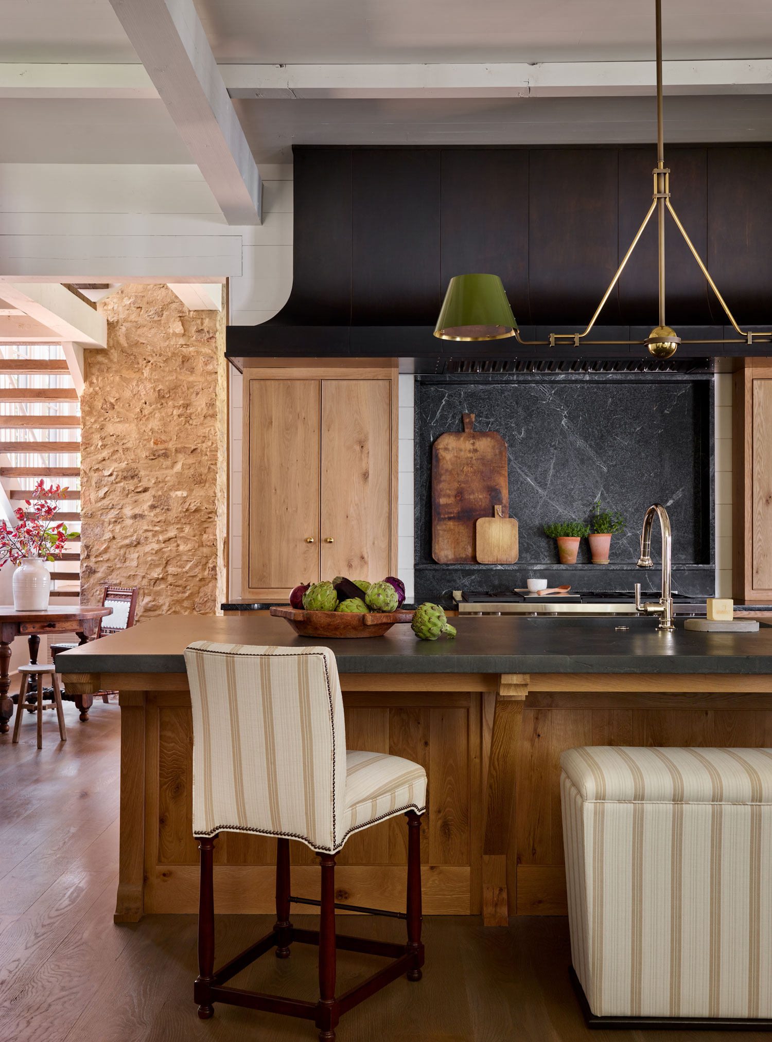 Few things are quite as fun as stepping through the front door of someone else’s home–especially if it’s as beautiful as this Lake Martin home designed by one of our favorites, Ashley Gilbreath Interior Design. and captured by Emily Followill. Few things are quite as fun as stepping through the front door of someone else’s home–especially if it’s as beautiful as this Lake Martin home designed by one of our favorites, Ashley Gilbreath Interior Design. and captured by Emily Followill.