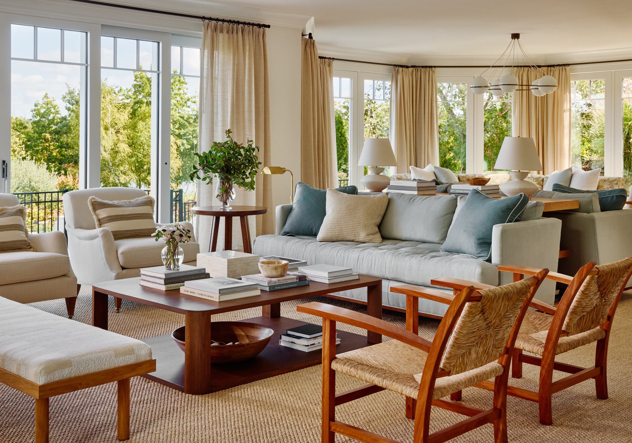 From too-beautiful-for-words foyers to living rooms with style,  Atlelier Roan by Grace Rosenstein's good taste speaks for itself! Read McKendree Photography