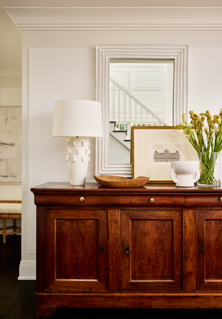 From too-beautiful-for-words foyers to living rooms with style,  Atlelier Roan by Grace Rosenstein's good taste speaks for itself! Read McKendree Photography