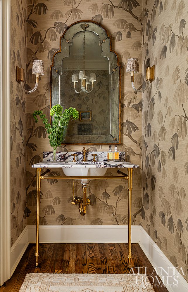 We are so excited to tour this 1920's home, today that hits all the high notes when it comes to style.  The designers’ eye of Architect Jonathan Lacrosse and Designer Helen Hanavich, toward preserving the best of the old while incorporating the new is nothing short of fabulous.Source:  Atlanta Homes & Lifestyles | Stylist: Alexandra Flint | Photography: Jeff Herr