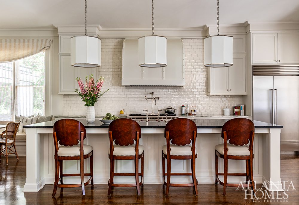 We are so excited to tour this 1920's home, today that hits all the high notes when it comes to style.  The designers’ eye of Architect Jonathan Lacrosse and Designer Helen Hanavich, toward preserving the best of the old while incorporating the new is nothing short of fabulous.Source:  Atlanta Homes & Lifestyles | Stylist: Alexandra Flint | Photography: Jeff Herr