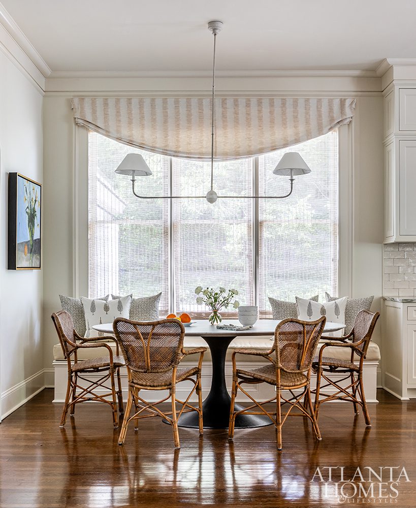We are so excited to tour this 1920's home, today that hits all the high notes when it comes to style.  The designers’ eye of Architect Jonathan Lacrosse and Designer Helen Hanavich, toward preserving the best of the old while incorporating the new is nothing short of fabulous.Source:  Atlanta Homes & Lifestyles | Stylist: Alexandra Flint | Photography: Jeff Herr