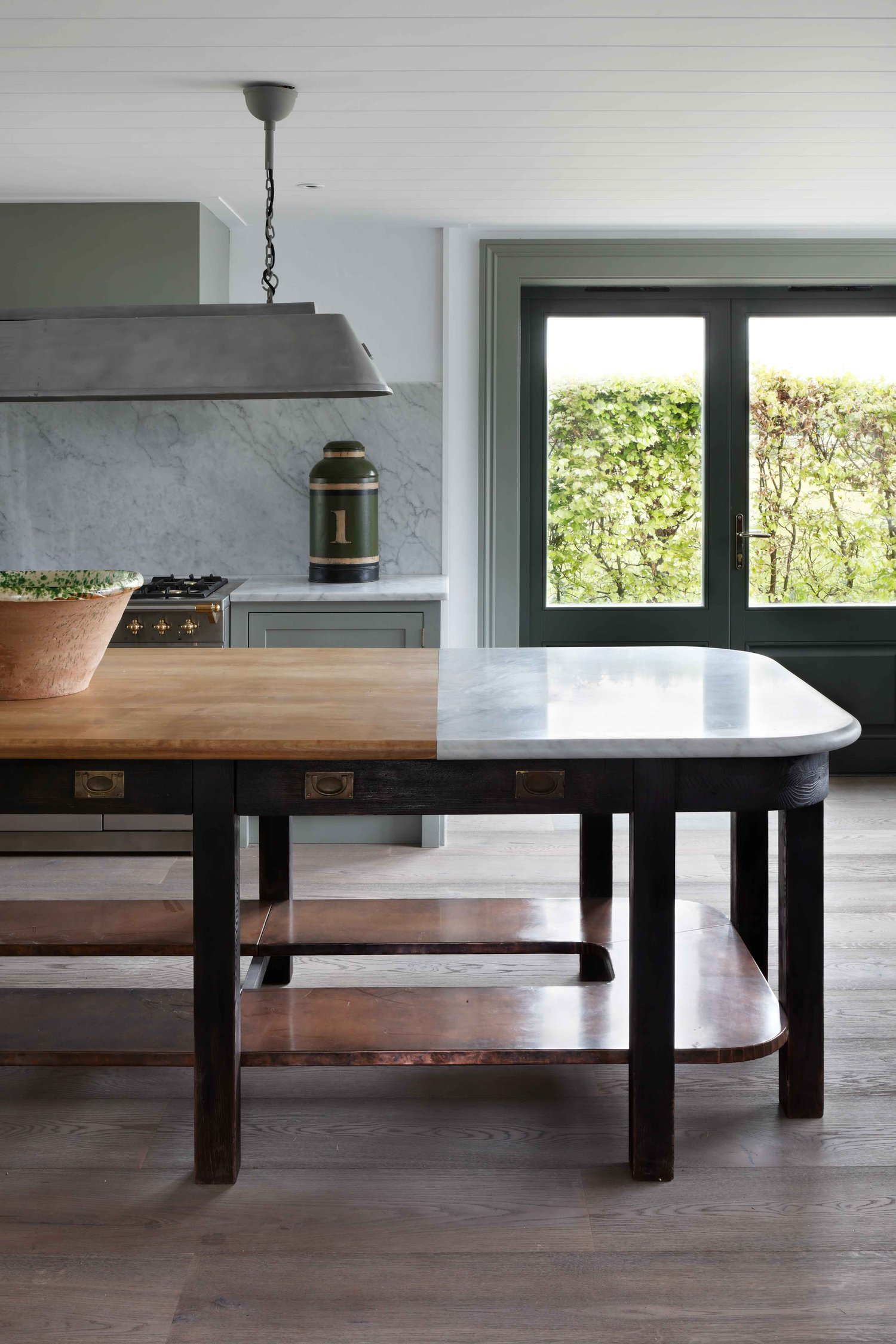 Life–and houses–are all about the details. And no one embraces that philosophy better than the designers of HÁM Interiors. Alexander James Photography