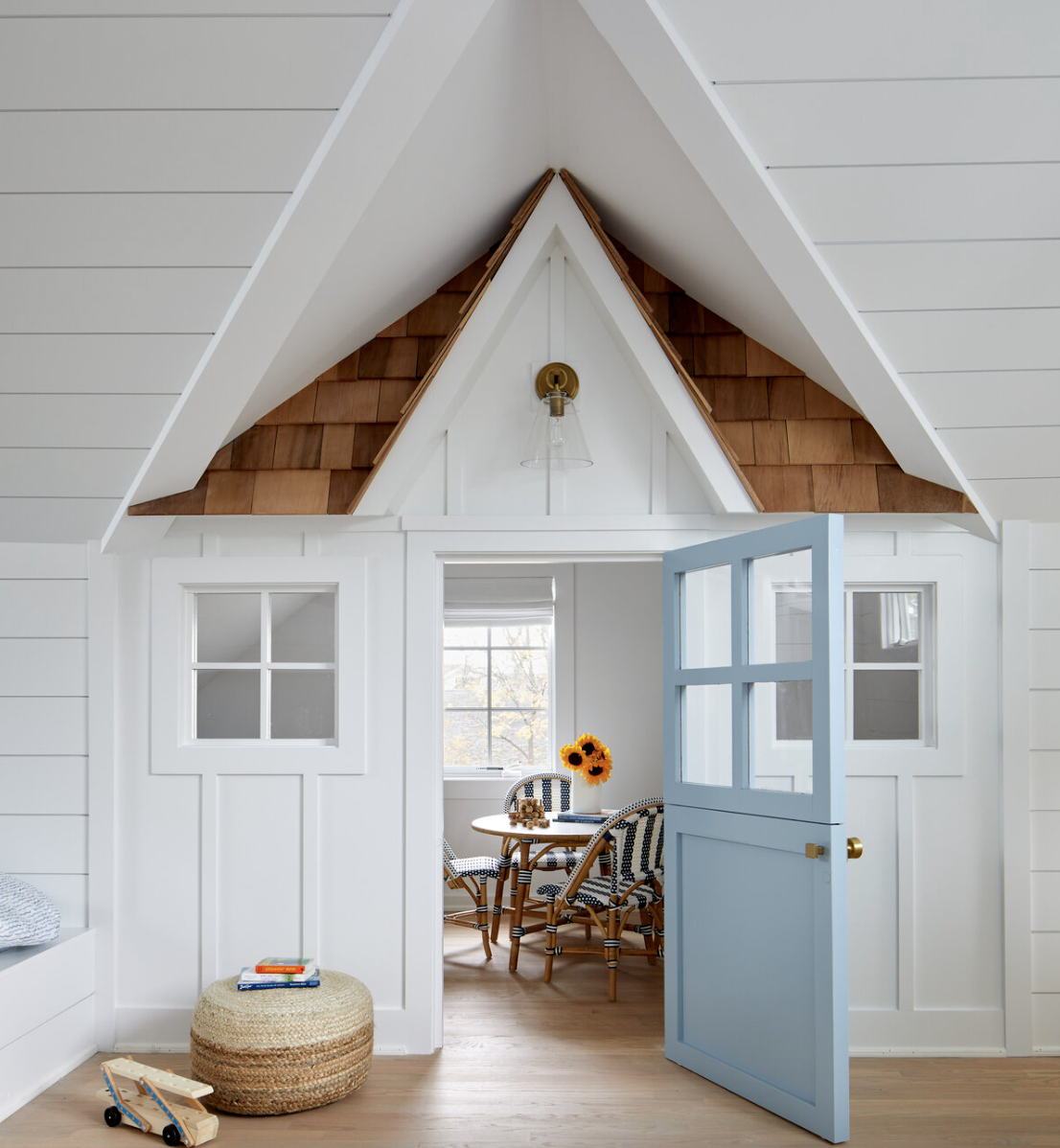 Chic, clean interiors with just the right amount of personality are hallmarks of this talented designer’s style. Take a break, take a peek, and let us know which space of Cory Connor 's is your favorite. Laura Moss PHotography