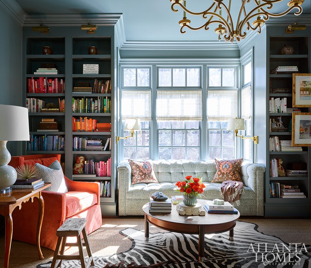 If you're looking for an amazing tour today, this fabulous home designed by Courtney Giles in Atlanta Homes & Lifestyles won't disappoint!  Traditional elements with the right mix of modern, hints of glamour in all the right places and architectural details that accentuate at every turn, this beautiful space is just the right kind of chic.