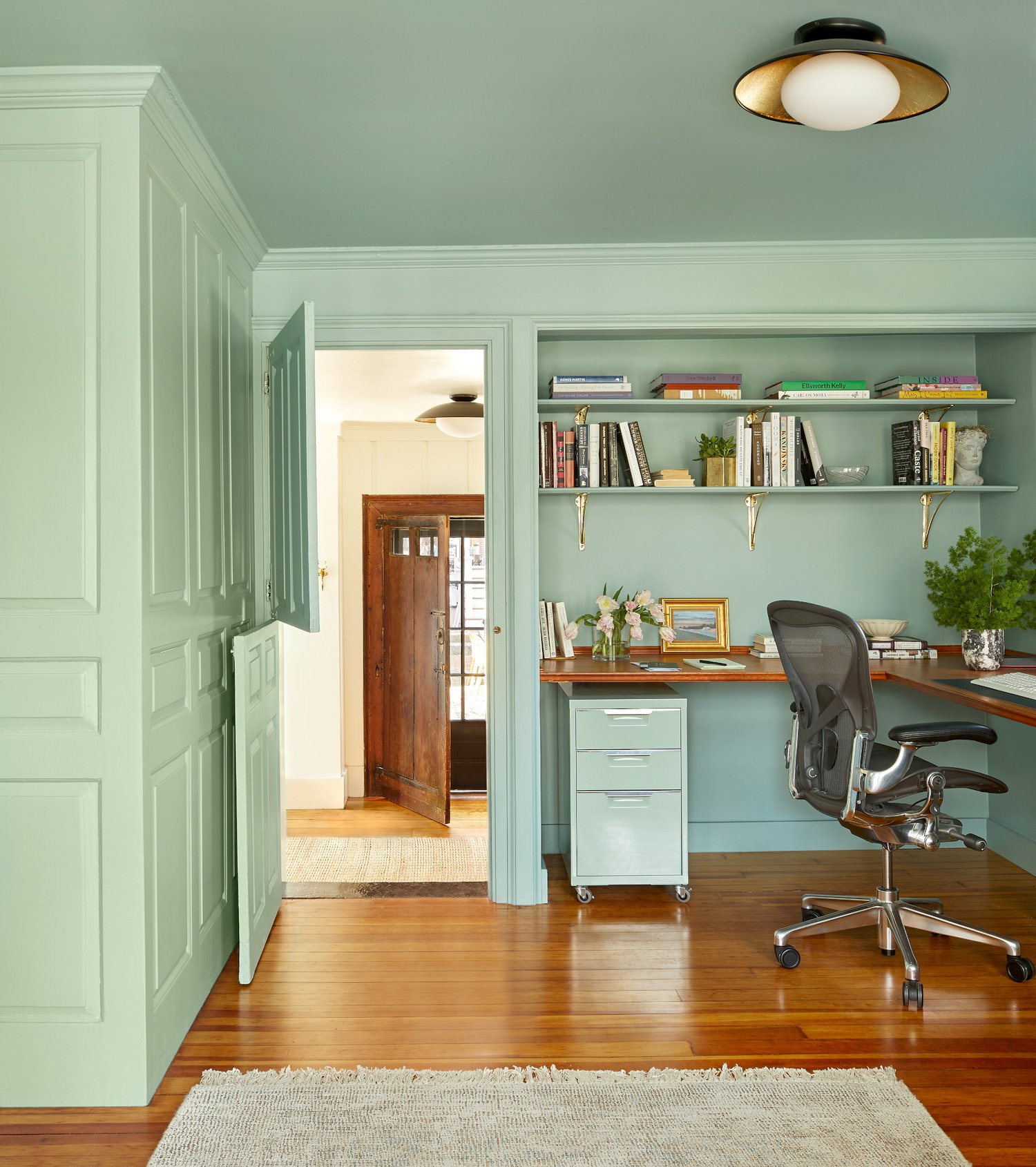 This fabulous home design by the talented Colleen Simonds Design is elegant, fresh, fun, and full of personality–everything a home for a young family should be! Emily Gilbert Photography